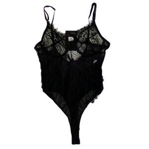 lace detailed body suit